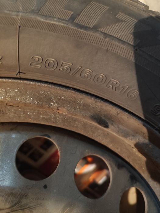 Opony z felgami stalowymi 205/60r16