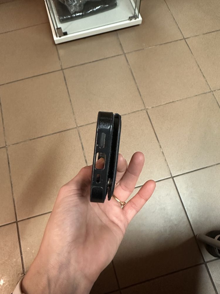 iPhone 14 pro etui czarne karty