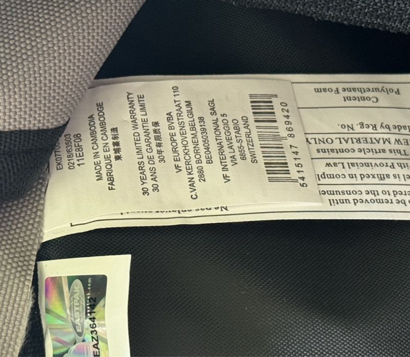 Сумка через плече EastPak Delegate 008 20L у 2-ох кольорах.