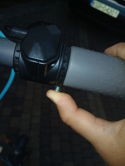 Hulajnoga elektryczna Motus Scooty lite 10 gen 5 oraz ładowarka