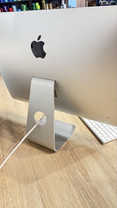 iMac 21.5 2017 Intel Core i5 8 GB RAM 1 TB