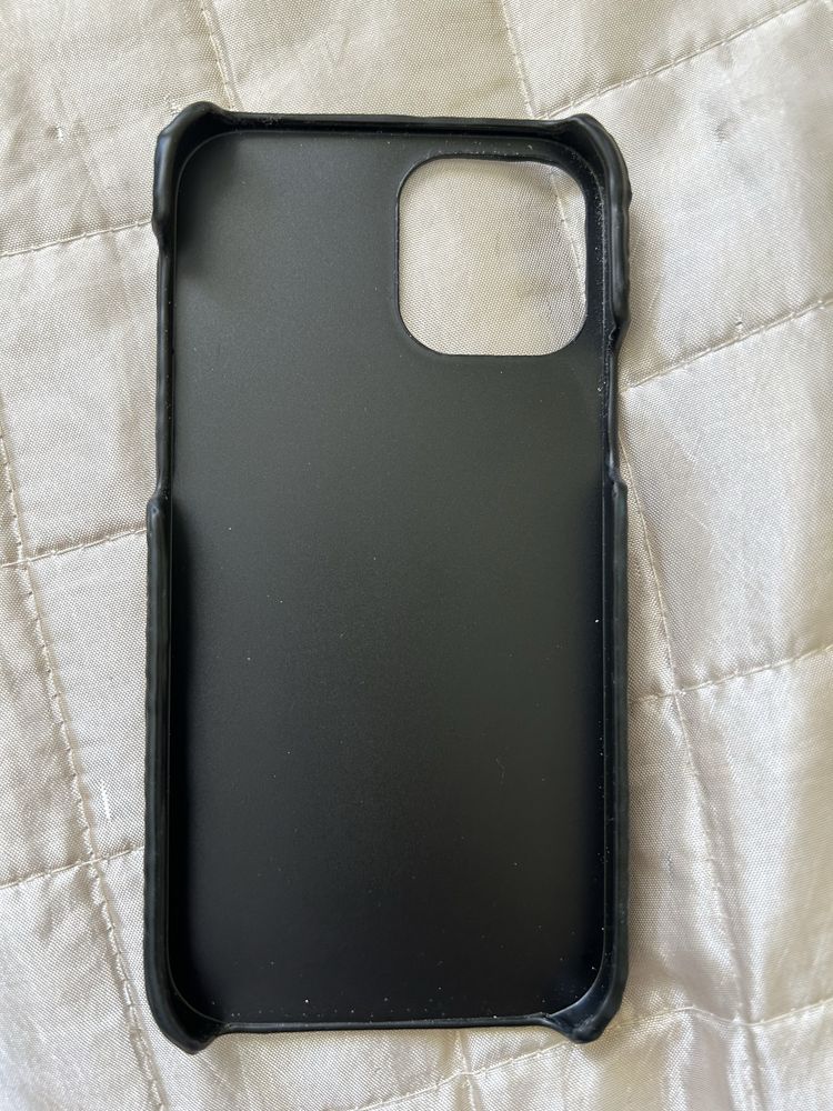 Etui na iPhone 12