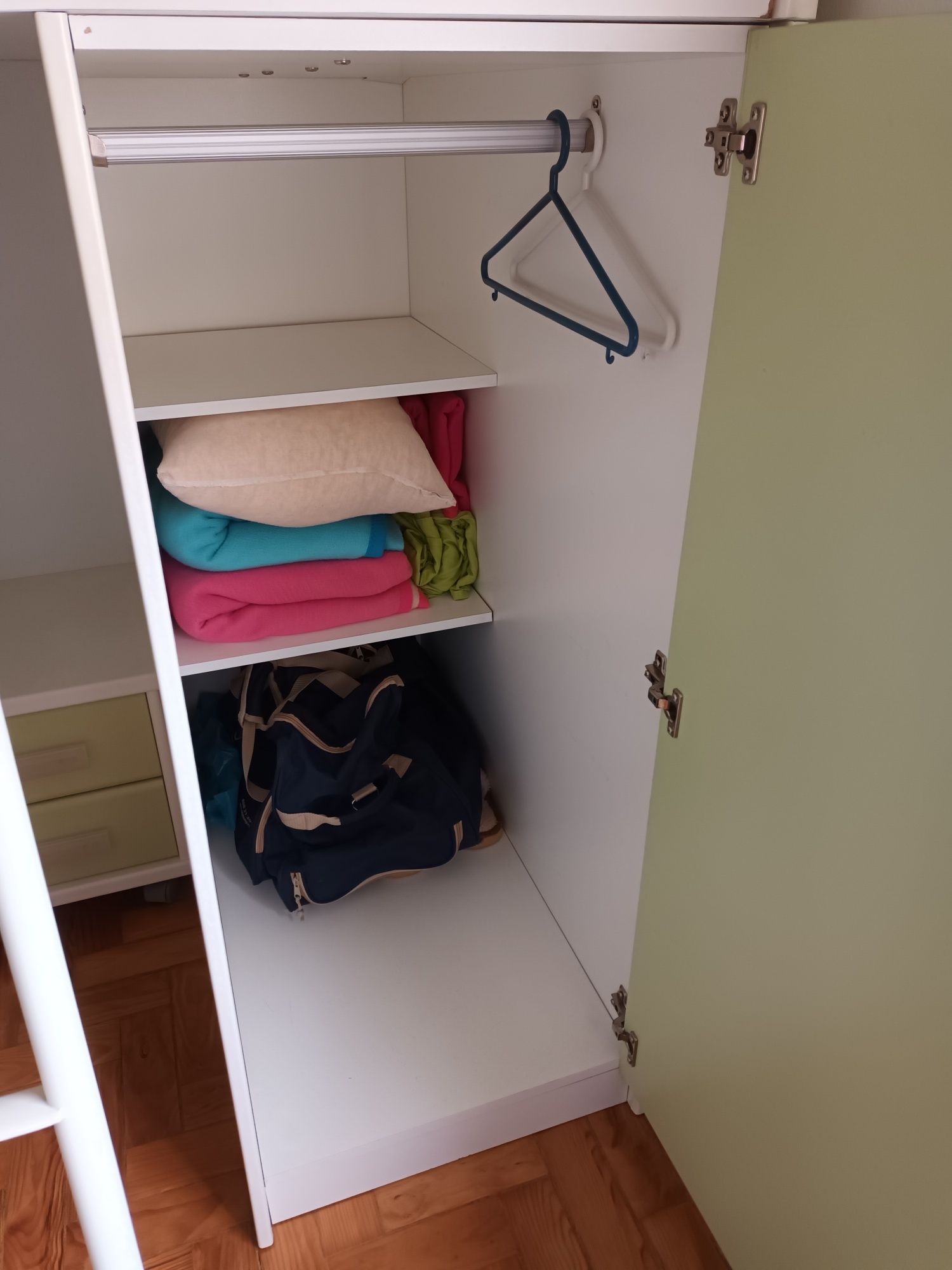 Quarto de criança com 2 camas