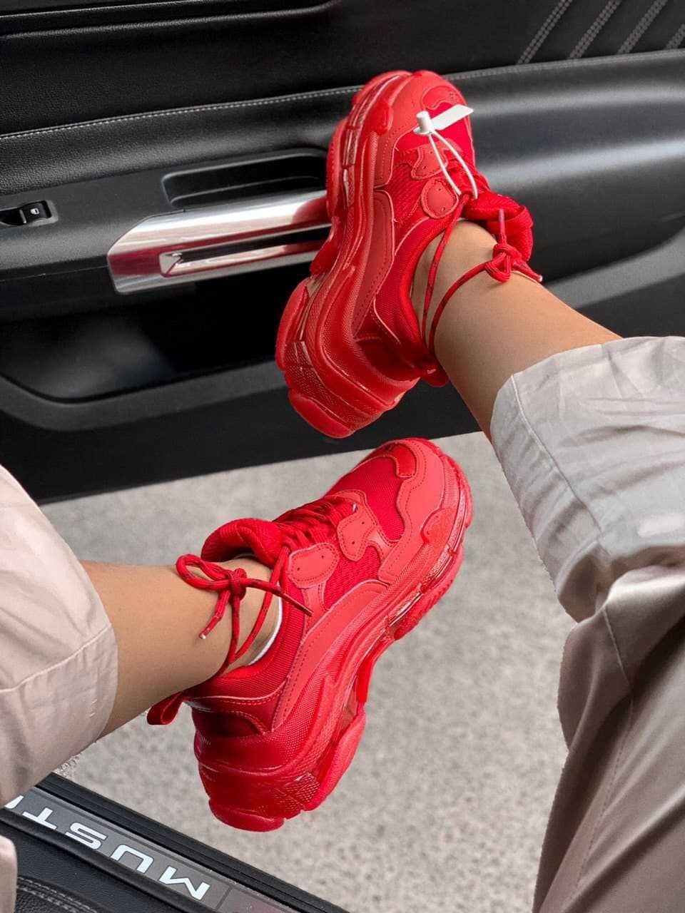 Balenciaga Triple S red
