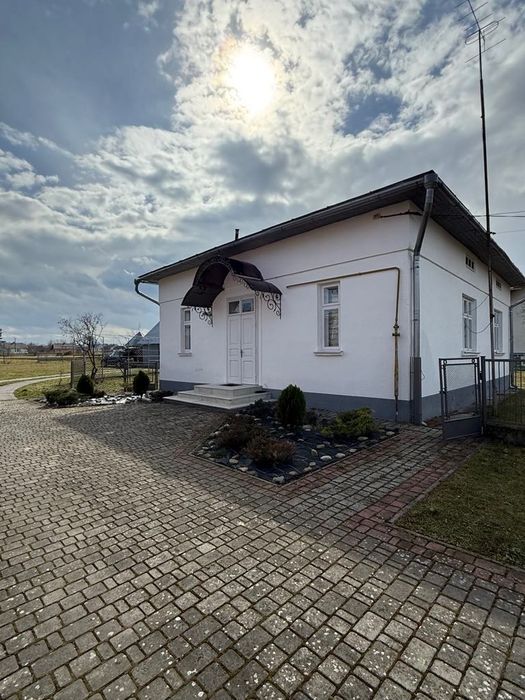 ОРЕНДА БУДИНКУ БІЛЯ СТРИЯ! Готовий до заселення!