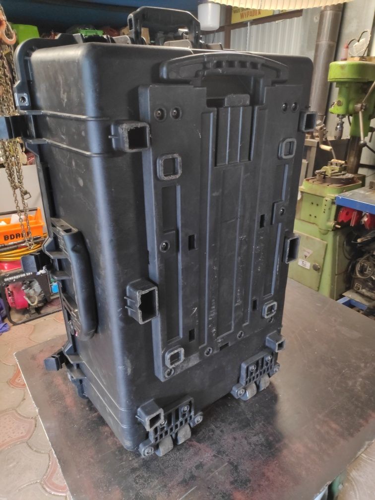 Skrzynia case peli 1650