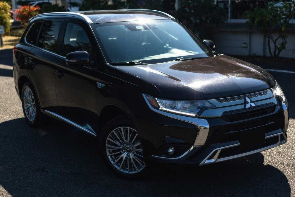 Mitsubishi Outlander Hybrid Plug-in SEL S-AWC      2020