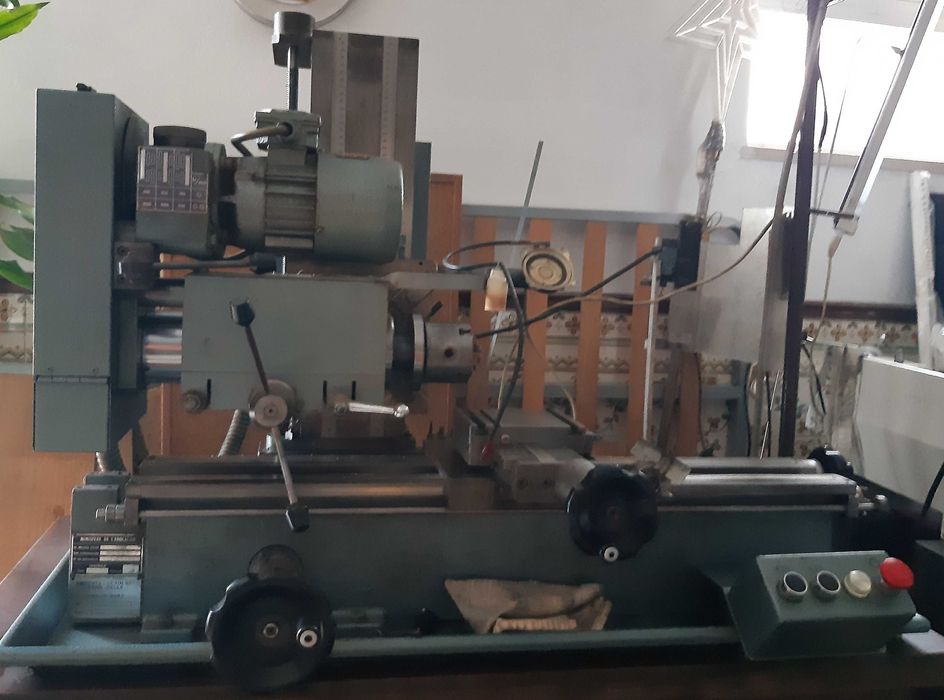 Torno AMSTUTZ- levin 90 100