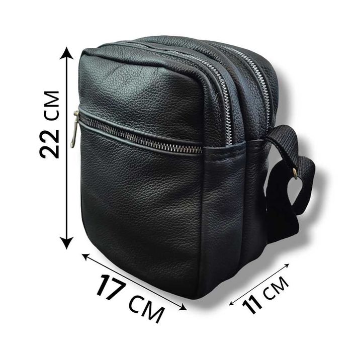 Качественная мужская сумка из натуральной кожи с серебряной молнией.