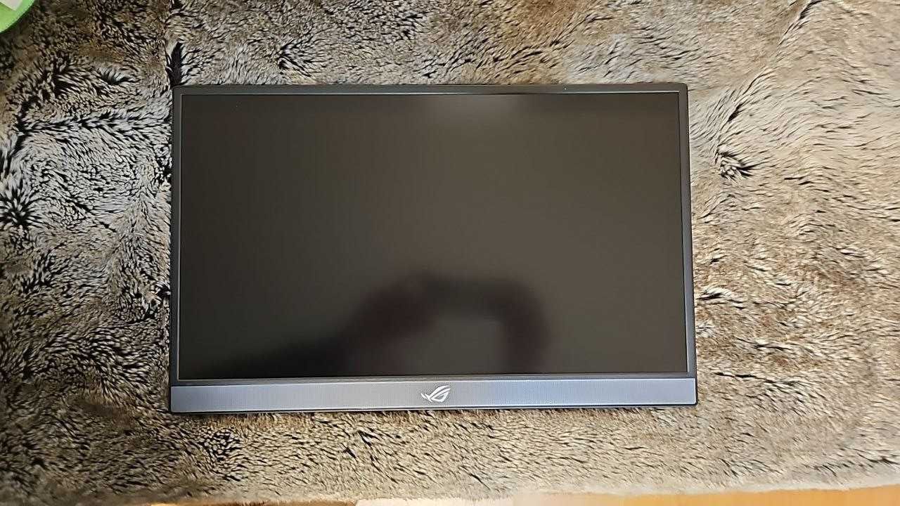 Monitor Portátil ASUS ROG XG17AHPE 17.3'' - Gaming em Qualquer Lugar!