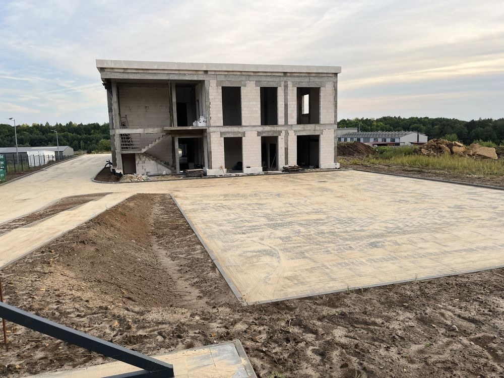 Układanie kostki brukarstwo tarasy płyty gresowe utwardzenie terenu