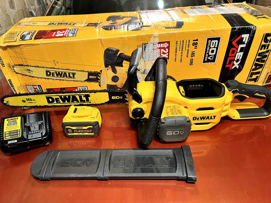 Пила ланцюгова Dewalt  DCMCS574X1