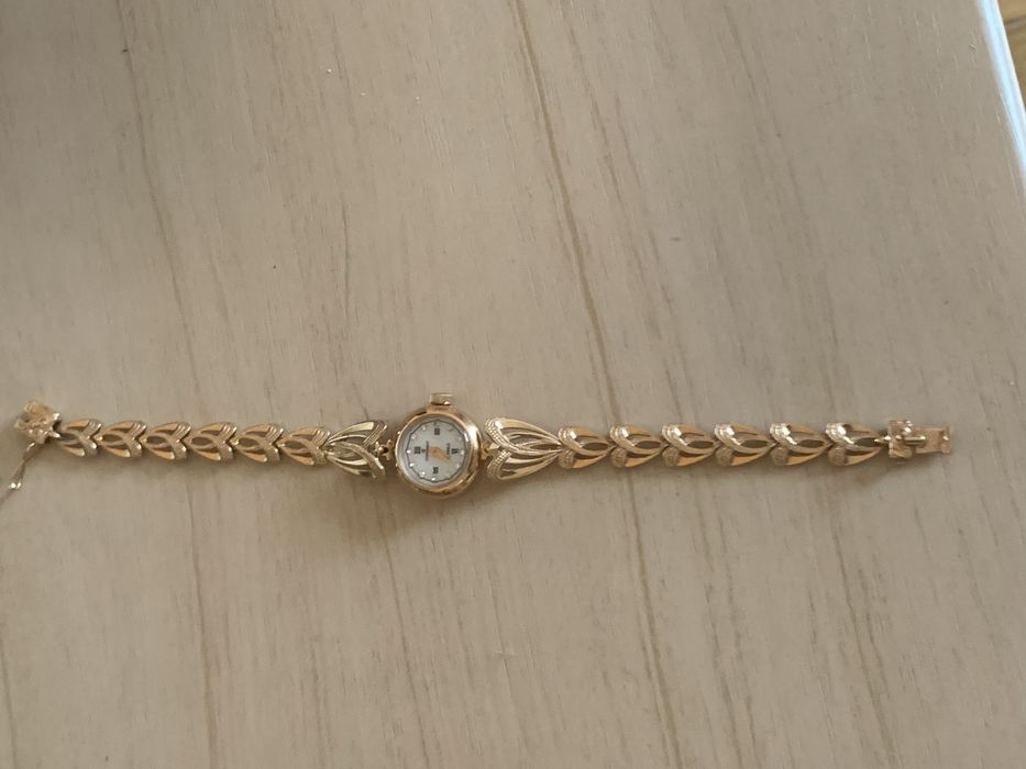 Продам золотий жіночий годинник 585 проба