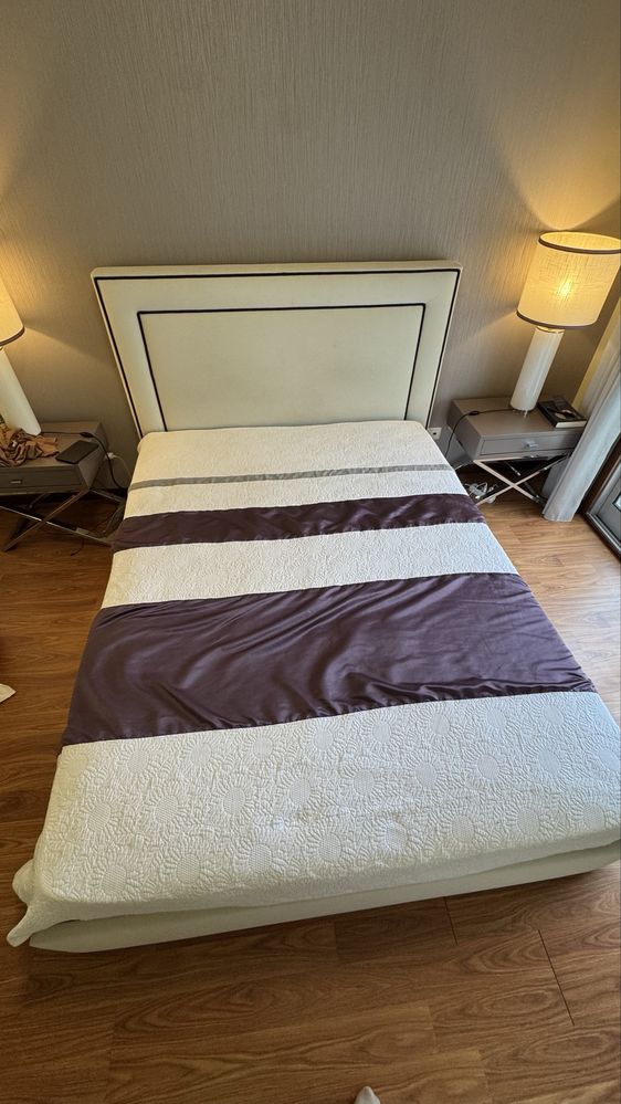 Cama de Casal Queen Size 160x200 Moderna e Elegante + Colchão + Colcha