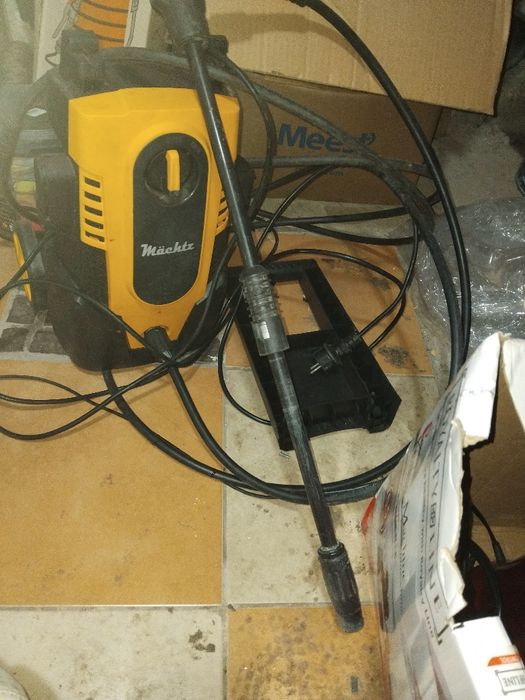 Мийка високого тиску.