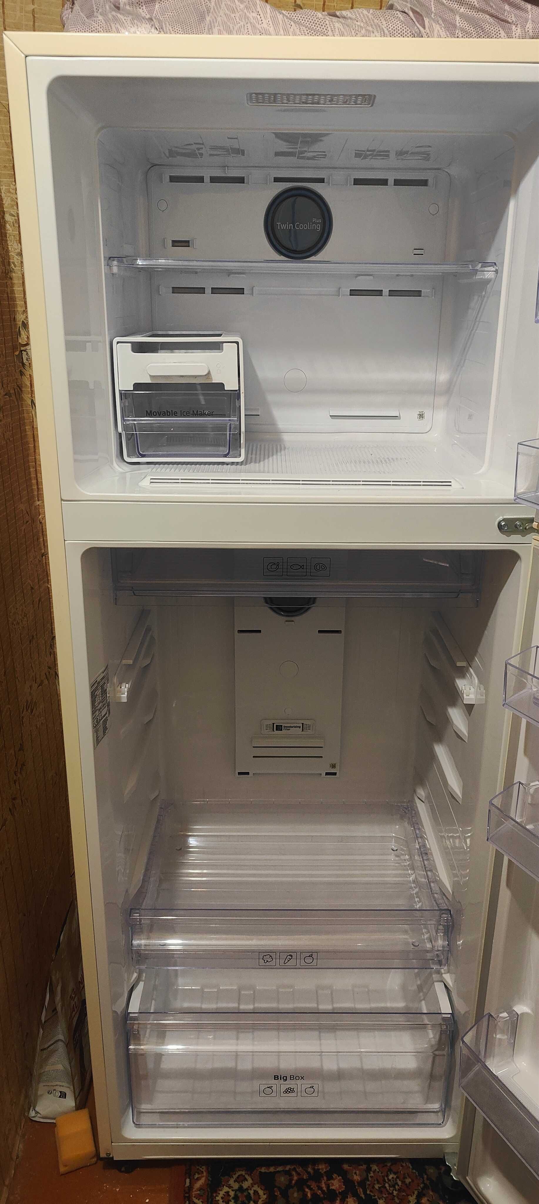 Холодильник SAMSUNG