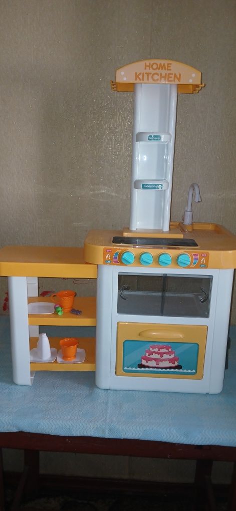 Продам кухню детскую
