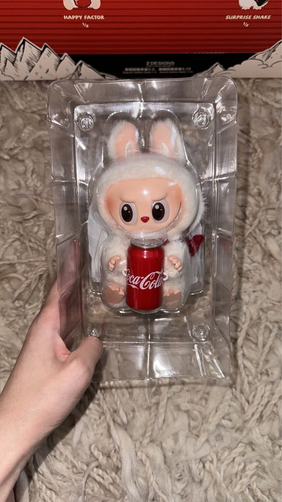 Лабубу серії Coca Cola