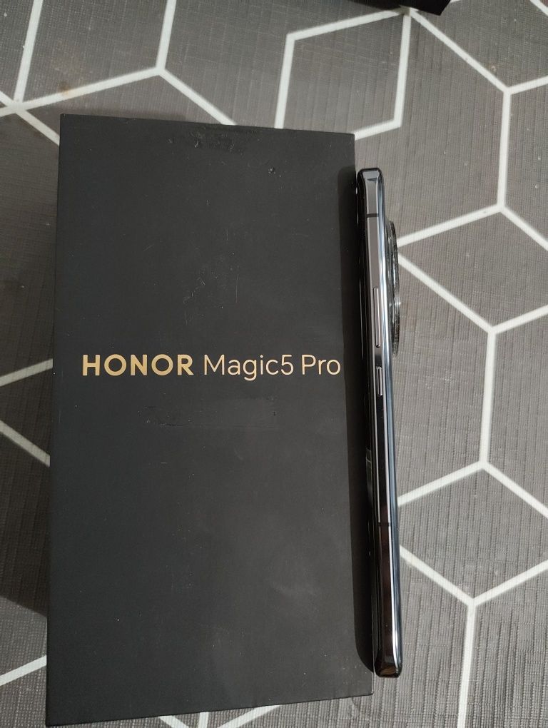 Honor Magic 5 Pro