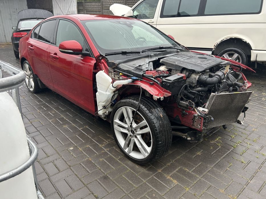 Sprzedam Jaguar XE 2.0 całość /cześci
