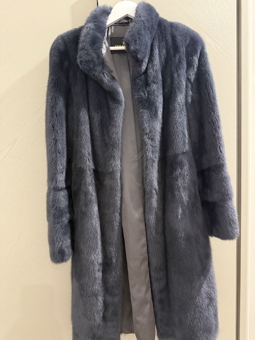 Шуба норкова . Стан новоі , темно синя.