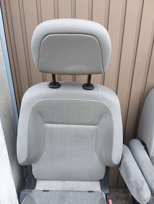 Fotele przód L+P kompletne Berlingo lub Partner II 2008-