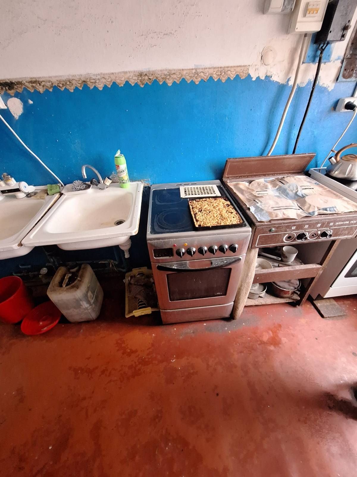 Продам кімнату в гуртожитку,район ринку