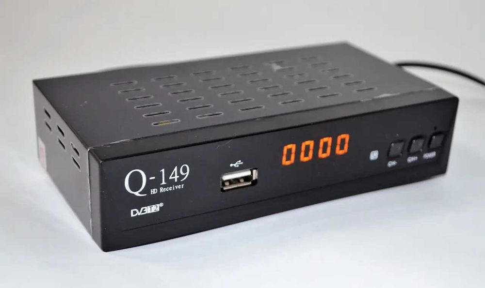 Продам Q-Sat Q-149 IPTV — DVB-T2/C Тюнер Т2 з універсальним пультом Д