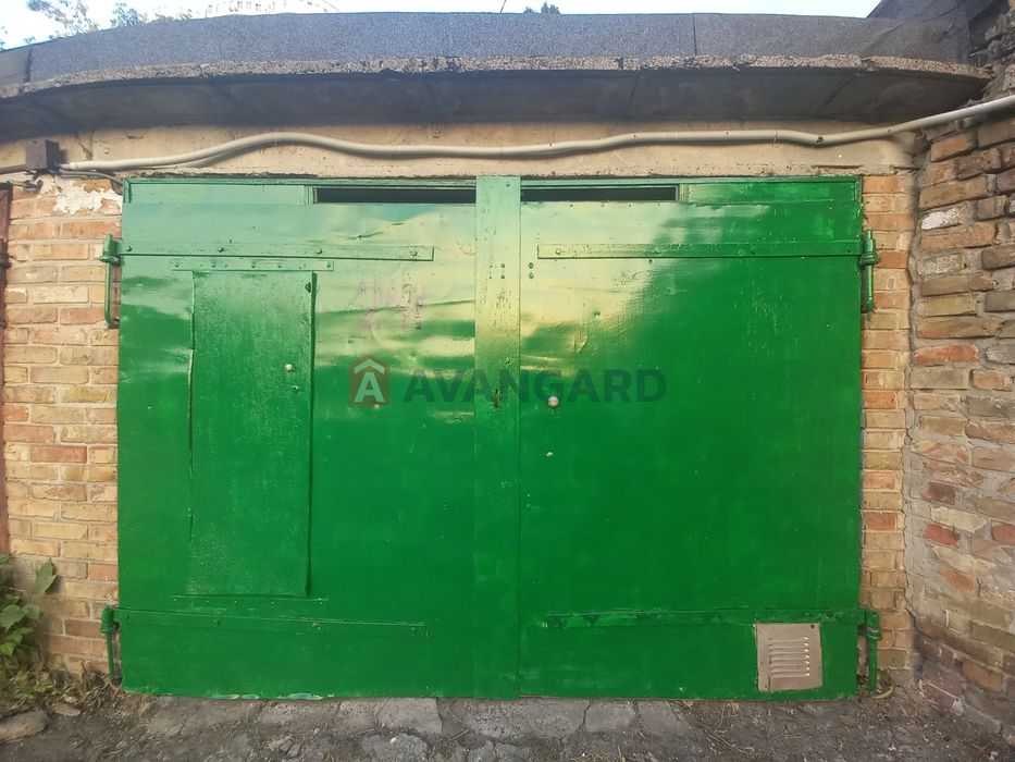 Продаж гаража в Обгарбуд Київ вул Ризька 73а