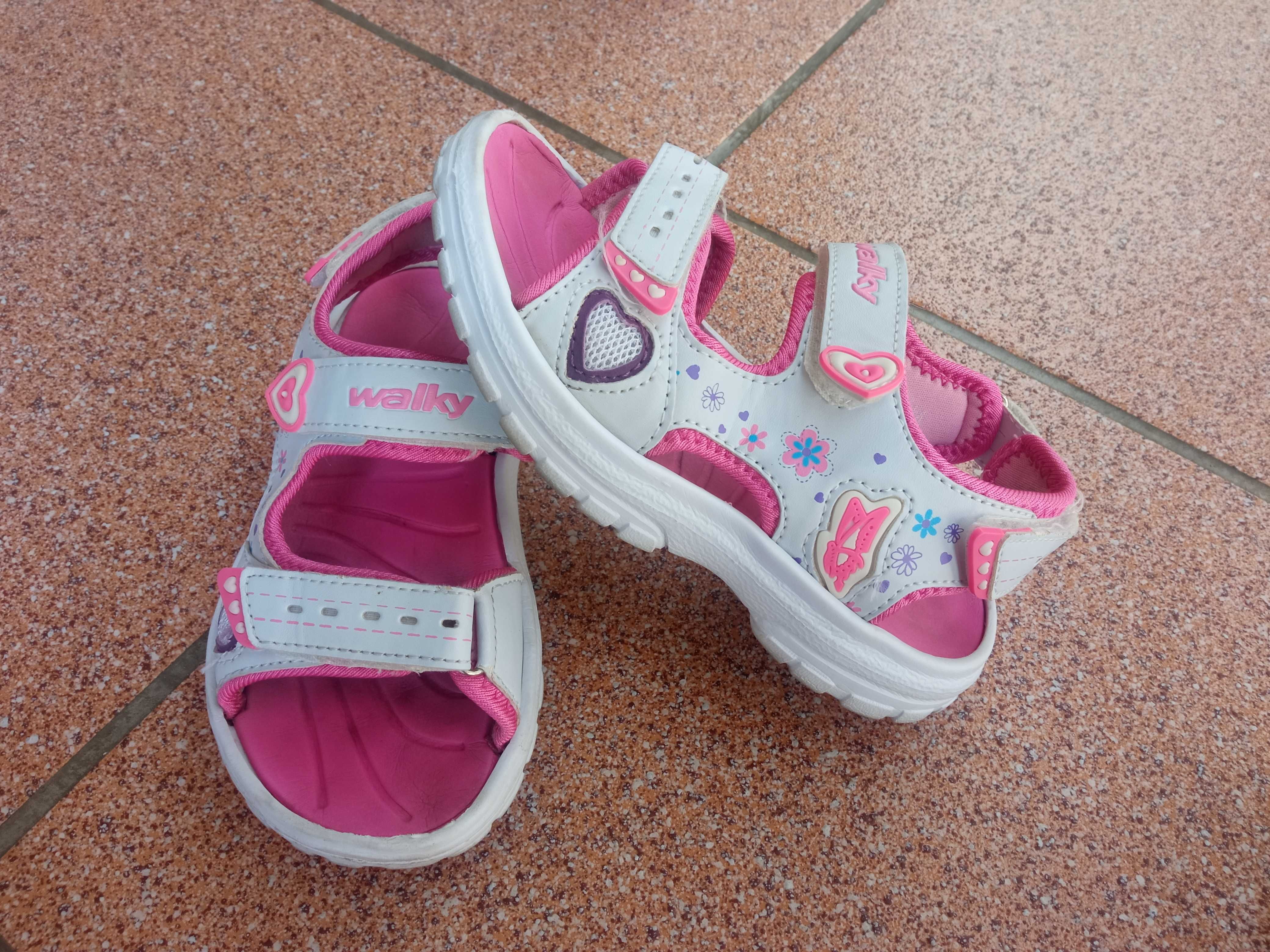 Zestaw dla dziewczynki: Adidasy r. 30 + 3 pary sandałów