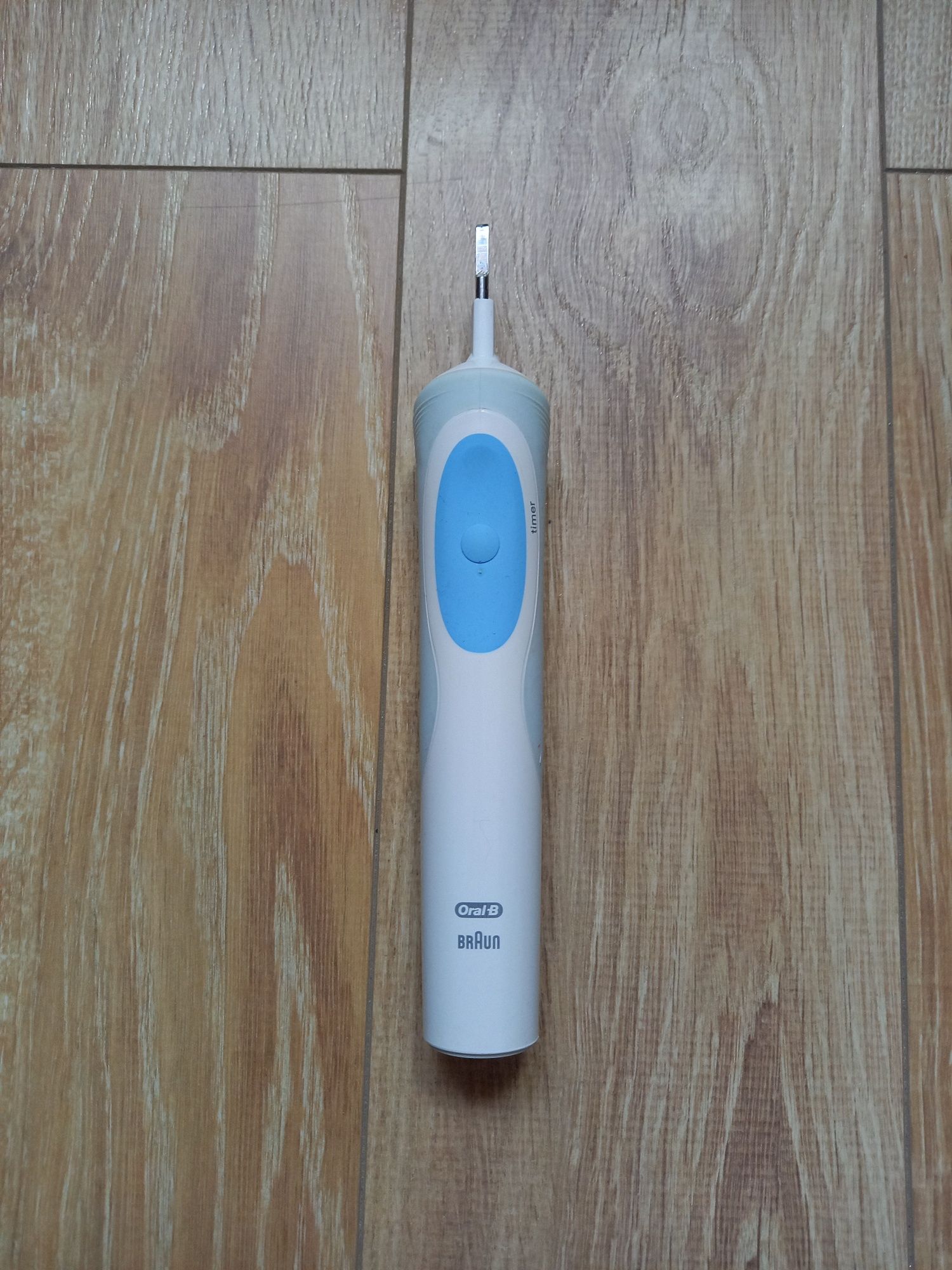 Braun ORAL-B VITALITY elektryczna szczoteczka do zębów body + ładowark