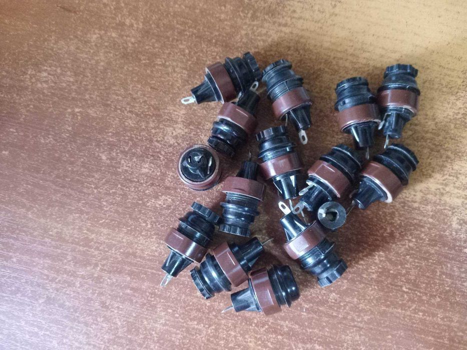 Держатели предохранителей серии ДВП, ДПБ, ДВПТ