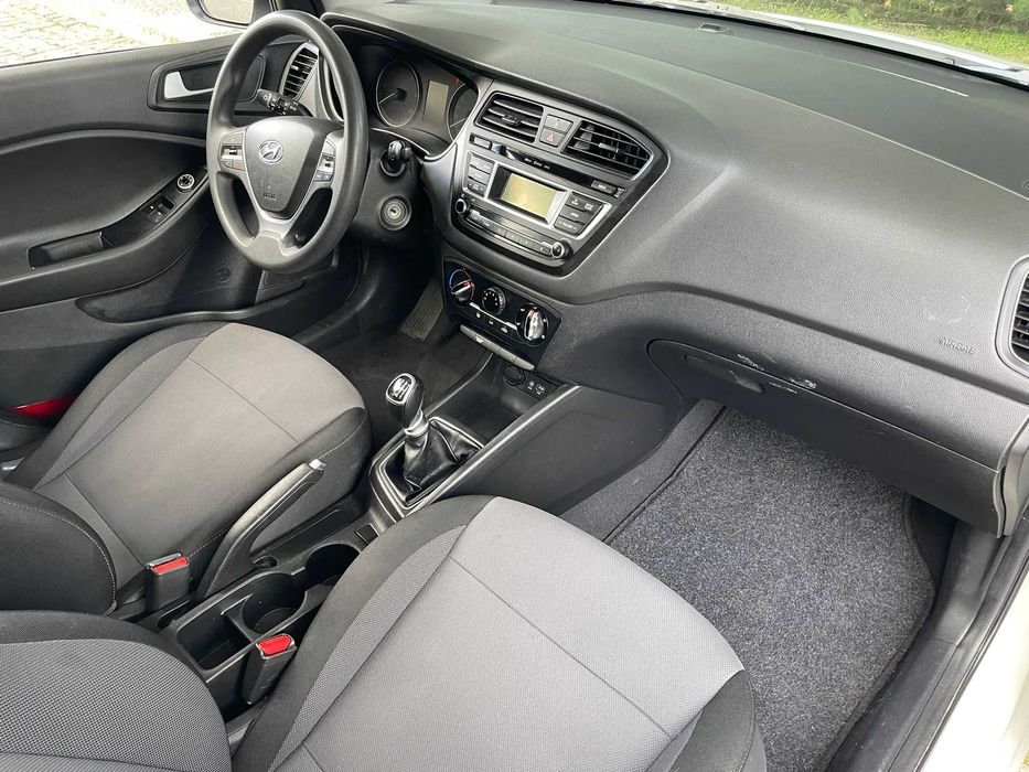 Hyundai i20 econômico