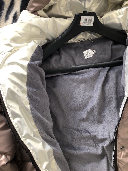 Зимова куртка на дівчинку-підлітка