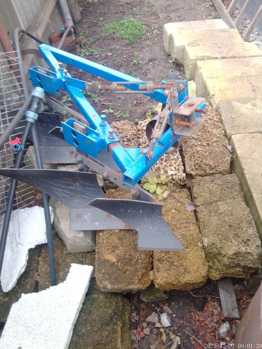 Продам двух корпусный плуг