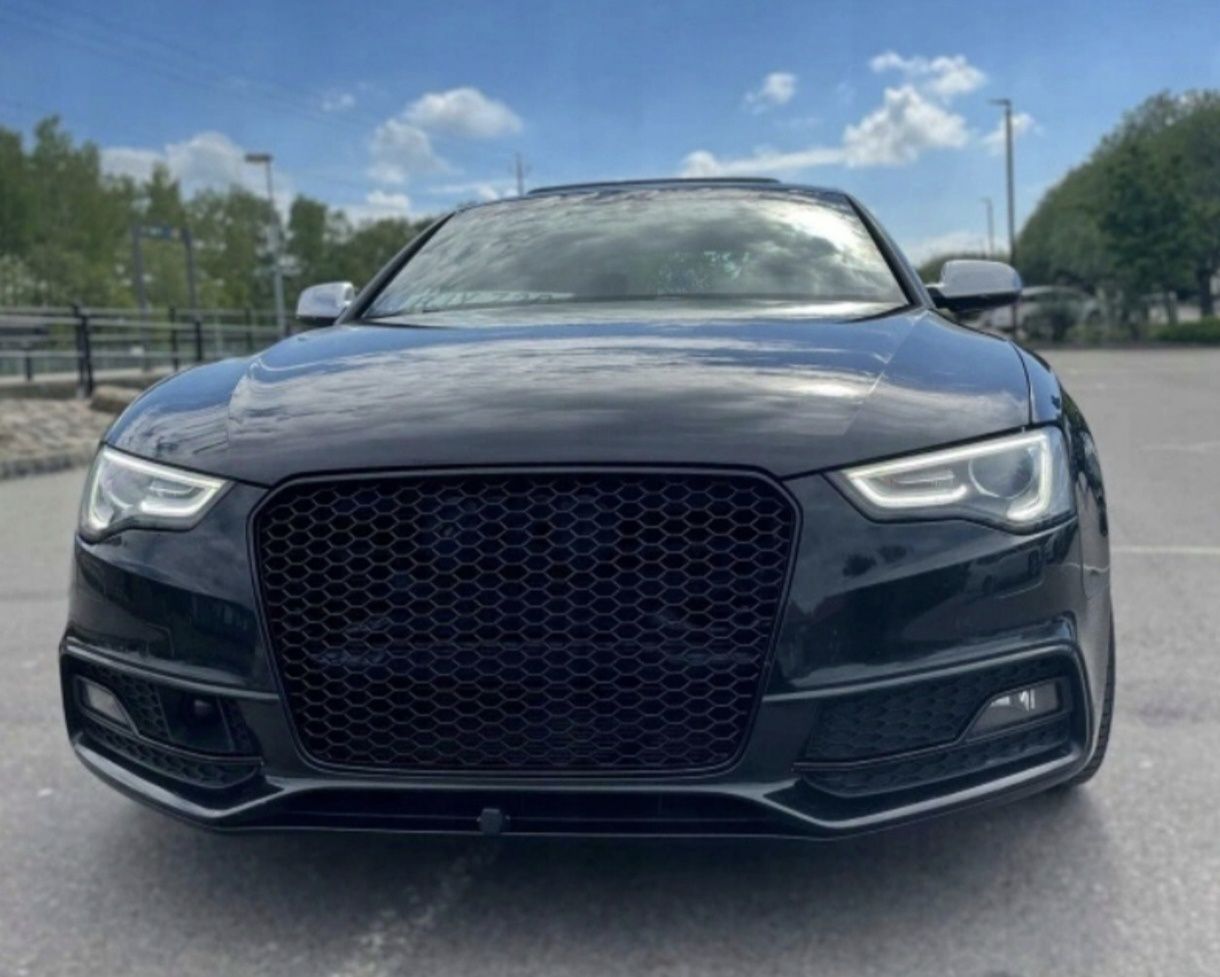 AUDI A5 8T 2013/2016 LIFT Atrapa Grilla Wzór RS Plaster miodu Czarny
