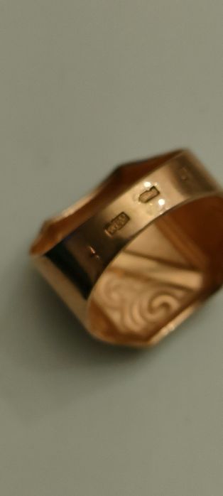 Złoty sygnet męski