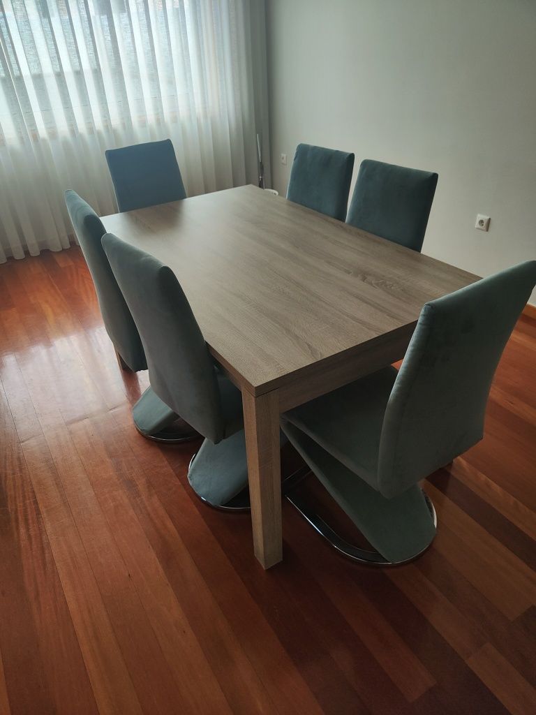 Mesa de sala de jantar mais 6 cadeiras com tecido antigato