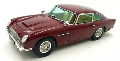 Chrono: Aston Martin DB5 1/18