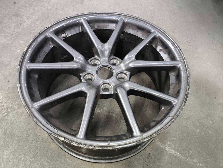 Колесо Tesla Model 3 R18
