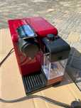 Ekspres do kawy na kapsułki NESPRESSO DeLonghi