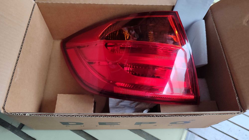 Farolim traseiro externo esquerdo BMW 320d NOVO