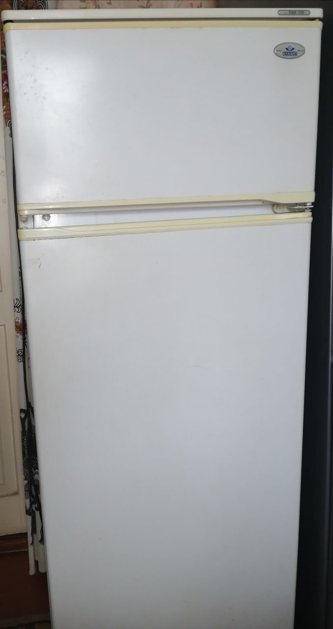 Холодильник Атлант КШД-256 в робочому стані