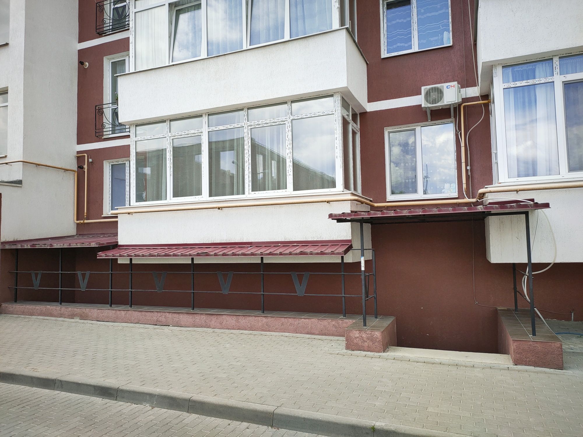 Власник. Приміщення в новобудові під кафе, магазин, склад, салонкраси