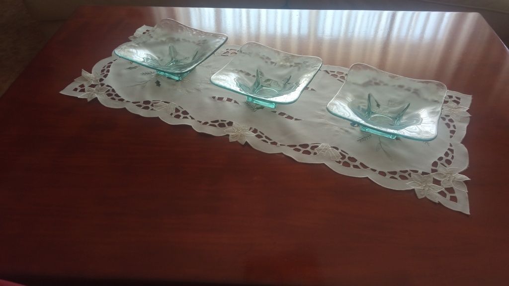 3 peças decorativas em vidro