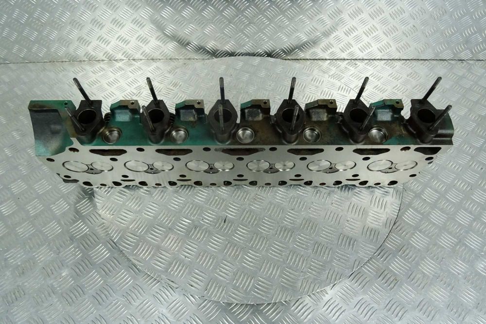 Głowica do silnika Volvo D7D. Cylinder head Volvo