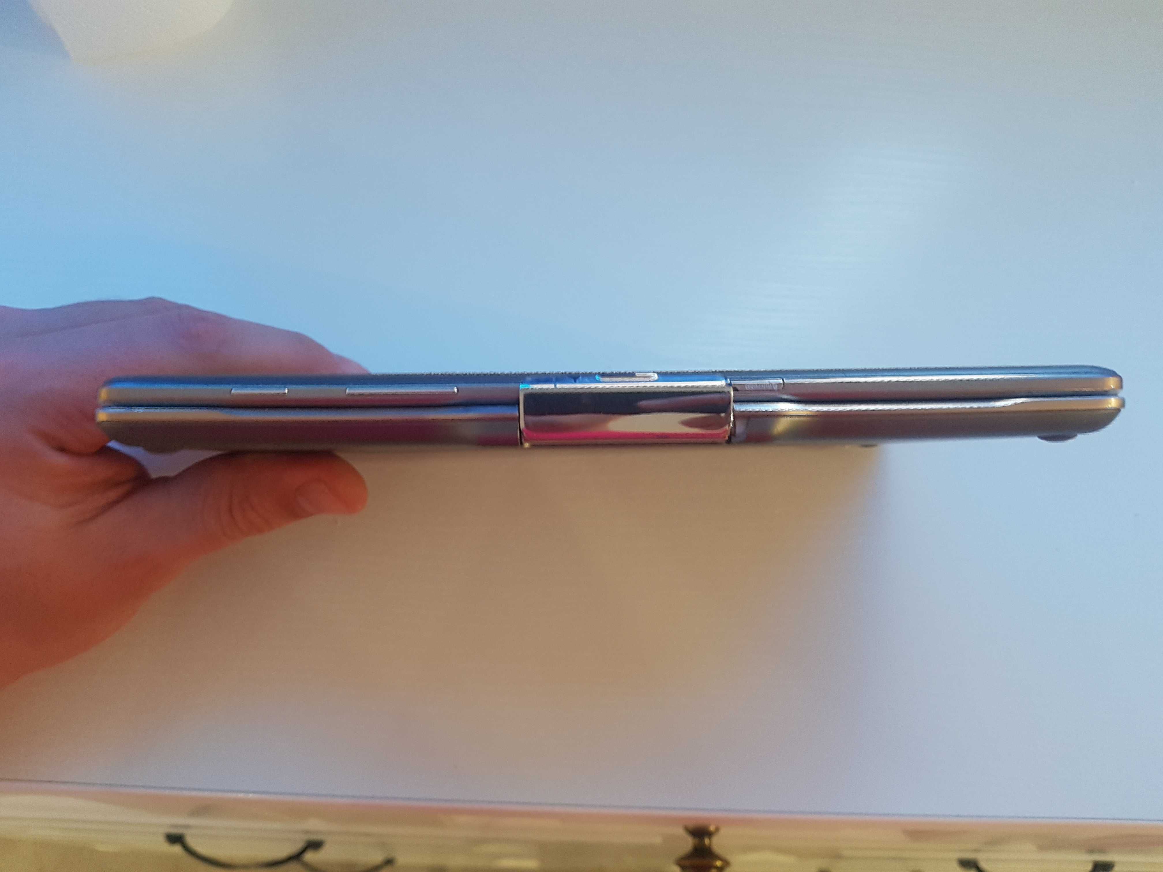 Tablet Samsung Tab S SM-T700 8,4" 3 GB / 16 GB złoty z klawiaturą