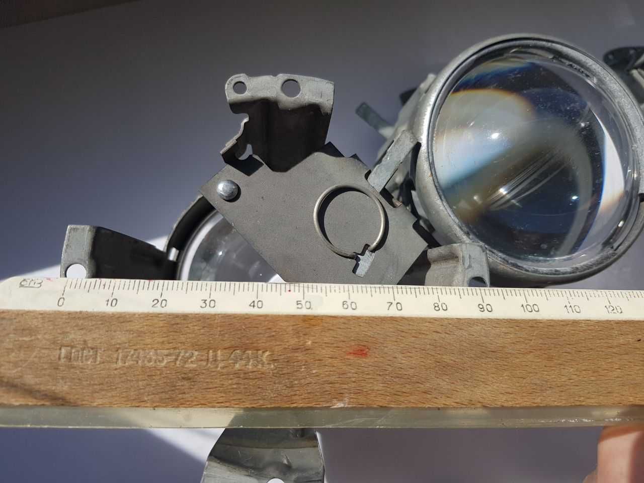 Лінзи линзы в фари туманки 70 мм HELLA