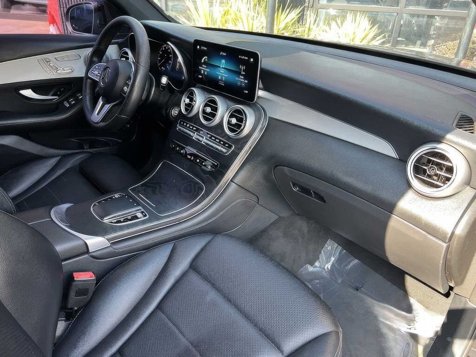 Mercedes-Benz GLC 300 Coupe 4MATIC      2021