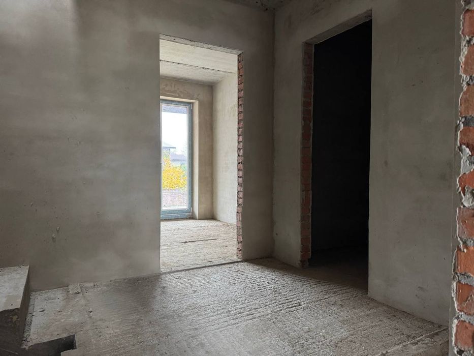 Продаж котеджу з міськими мережами!